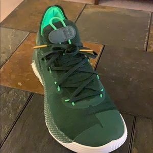 Curry 6 basketball shoes